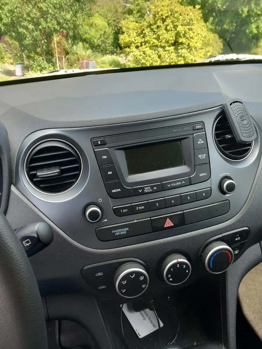 Gebraucht Hyundai i10 Pure 87 PS (63 kW) 2019 Grau Kleinwagen