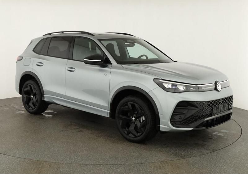 Neu VW Tiguan R-line 193 PS (141 kW) 2026 Oyster silver metallic SUV