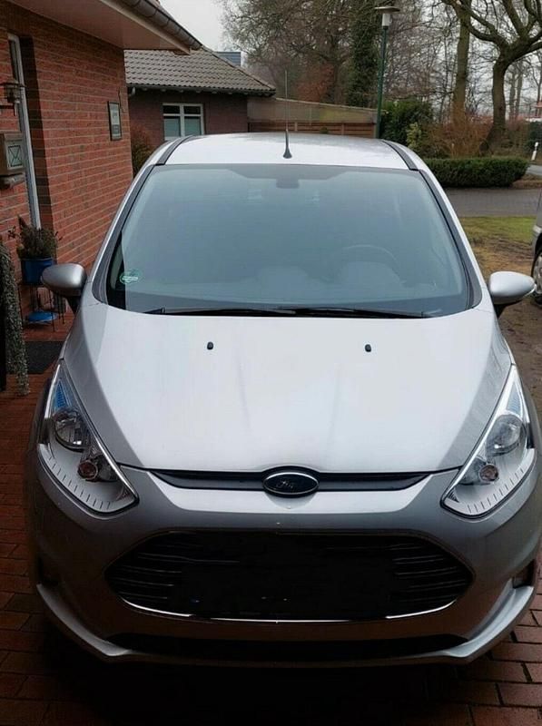 Silber Gebraucht 2013 Ford Fiesta Kleinwagen | 6.000 € (Guter Preis) - Bild 1/4