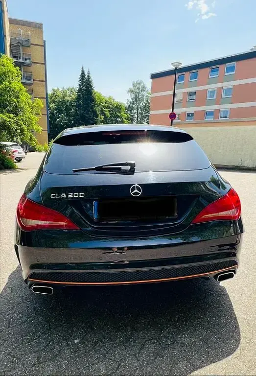 Gebraucht Mercedes CLA200 Shooting Brake 156 PS (114 kW) 2015 Schwarz Kombi