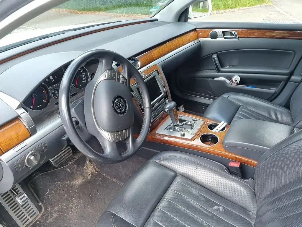 Gebraucht VW Phaeton 245 PS (180 kW) 2012 Weiß Limousine