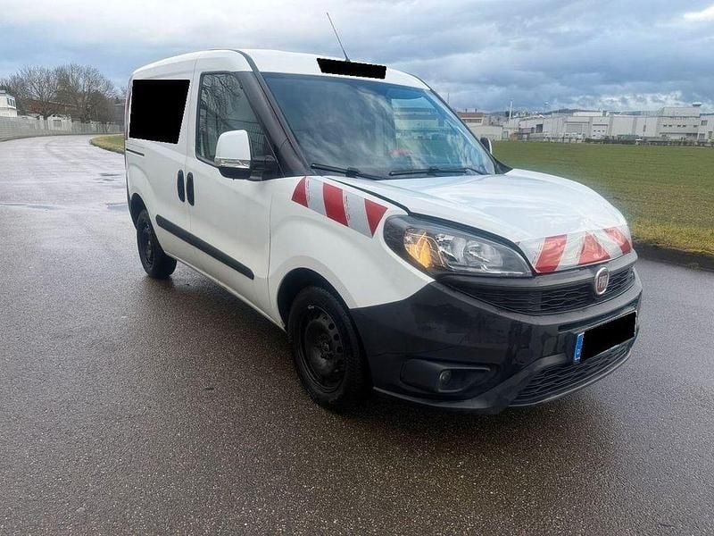 Gebraucht Fiat Doblò 95 PS (69 kW) 2017 Weiß Van / Kleinbus