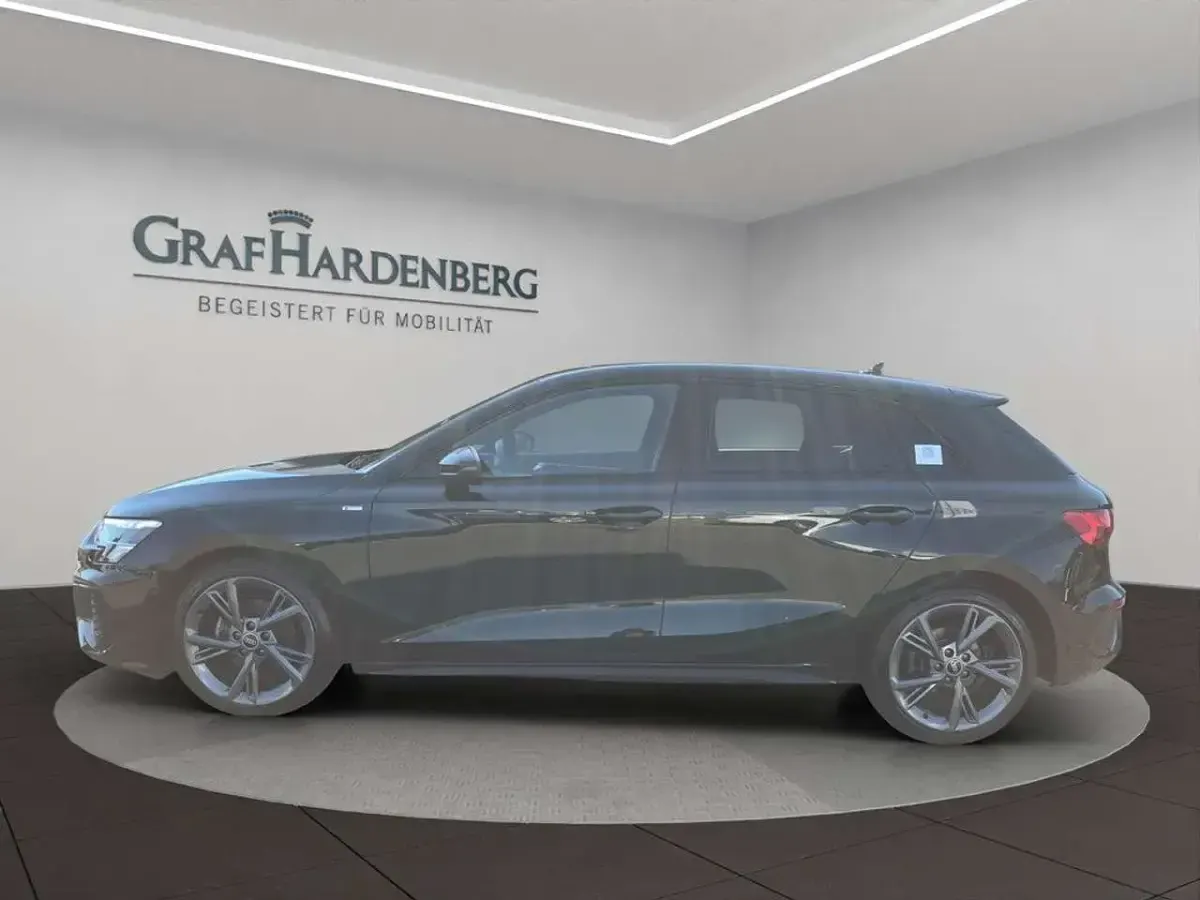 Gebraucht Audi A3 S-Line 150 PS (110 kW) 2023 Mythosschwarz metallic Limousine