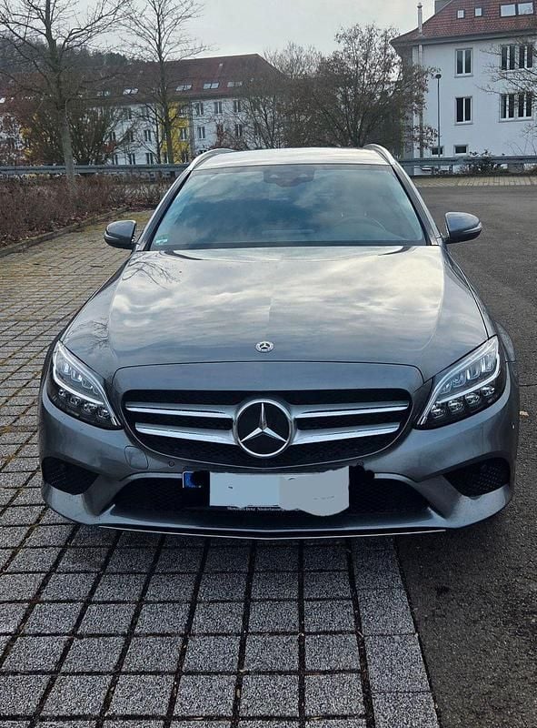 Grau Gebraucht 2021 Mercedes C220 Kombi | 27.500 € (Superpreis) - Bild 1/4