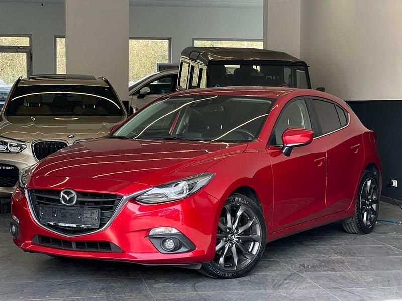 Gebraucht Mazda 3 Nakama 105 PS (77 kW) 2016 Rot Limousine