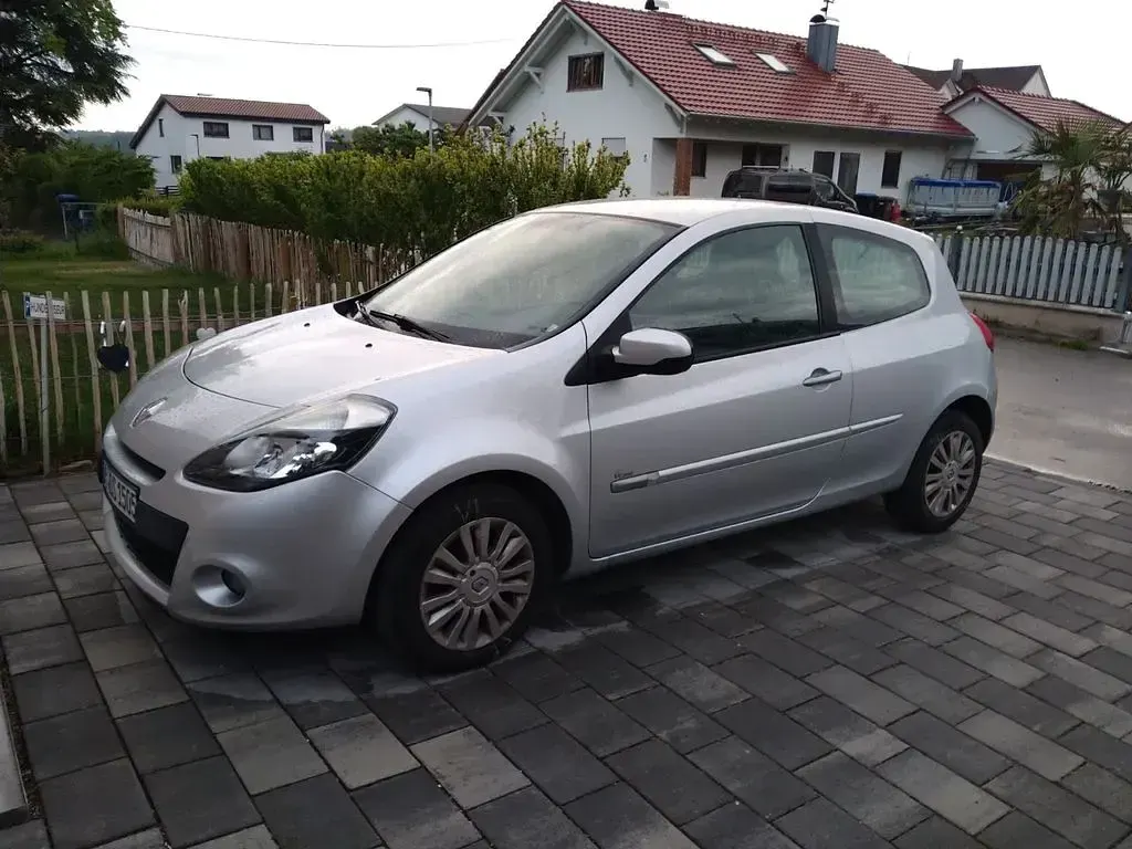 Gebraucht Renault Clio II Expression 75 PS (55 kW) 2011 Grau Limousine