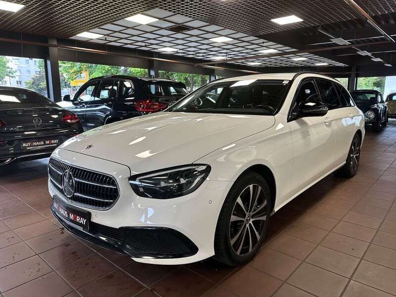 Polarweiss unilack Gebraucht 2022 Mercedes E300 Avantgarde Kombi | 28.900 € (Guter Preis) - Bild 1/4