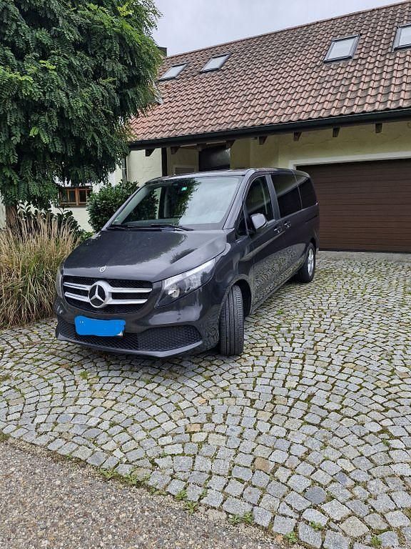 Gebraucht Mercedes V300 239 PS (175 kW) 2021 Schwarz Van / Kleinbus