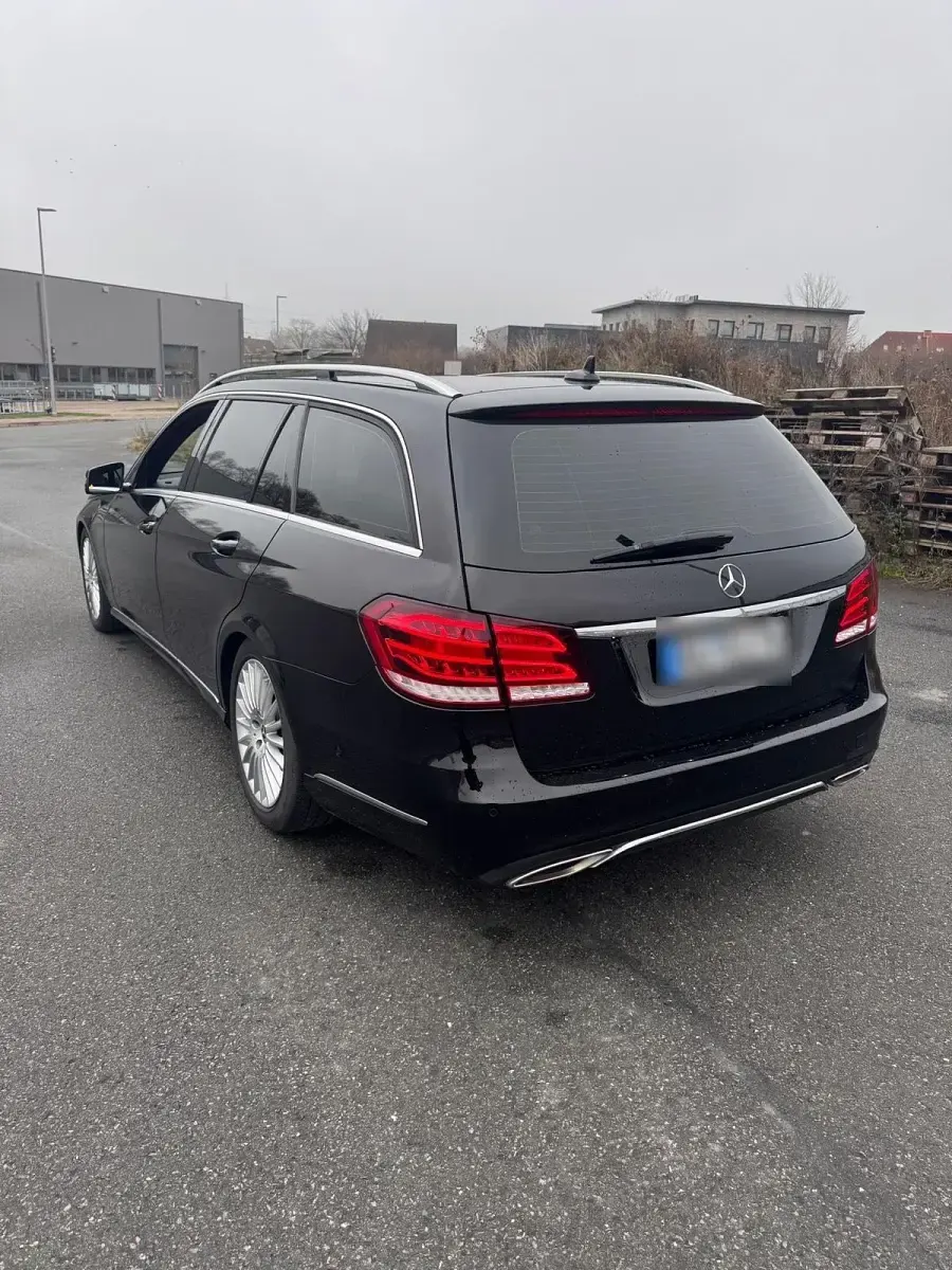 Second-hand Mercedes E350 258 CP (189 kW) 2015 Negru Break