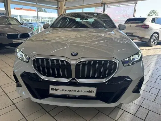 Gebraucht BMW 520 M Sport 197 PS (144 kW) 2026 Weiss Limousine