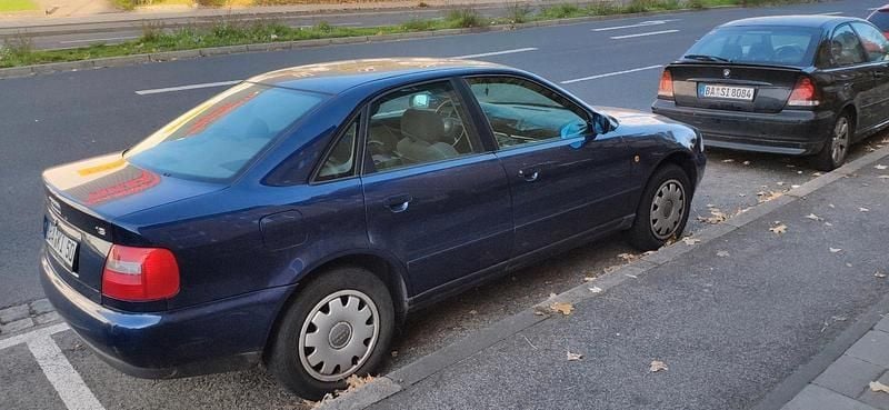 Blau Gebraucht 1999 Audi A4 Limousine | 999 € (Guter Preis) - Bild 1/2