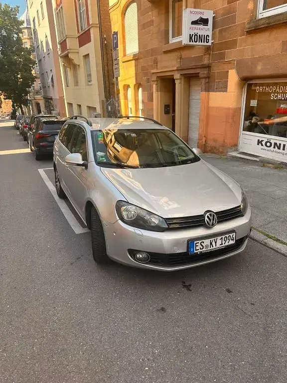 Gebraucht VW Golf VI Comfortline 105 PS (77 kW) 2011 Silber Kleinwagen