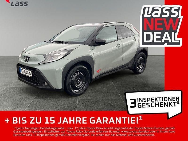 Urban khaki (6x3)/ black mica Gebraucht 2025 Toyota Aygo Kleinwagen | 19.980 € (Fairer Preis) - Bild 1/4