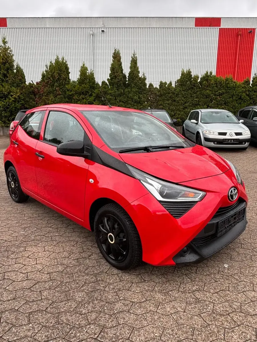Gebraucht Toyota Aygo 72 PS (52 kW) 2021 Rot Kleinwagen