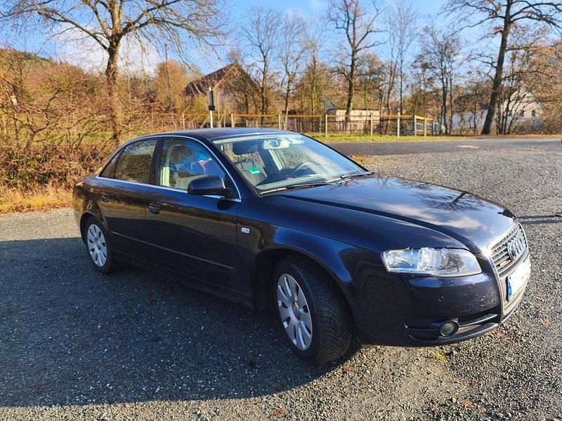 Blau Gebraucht 2006 Audi A4 Limousine | 2.500 € (Superpreis) - Bild 1/4