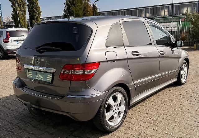 Gebraucht Mercedes B200 136 PS (100 kW) 2011 Grau met Van / Kleinbus
