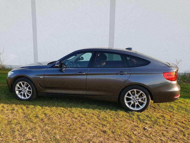 Gebraucht BMW 330 Luxury Line 258 PS (189 kW) 2015 Grau Limousine