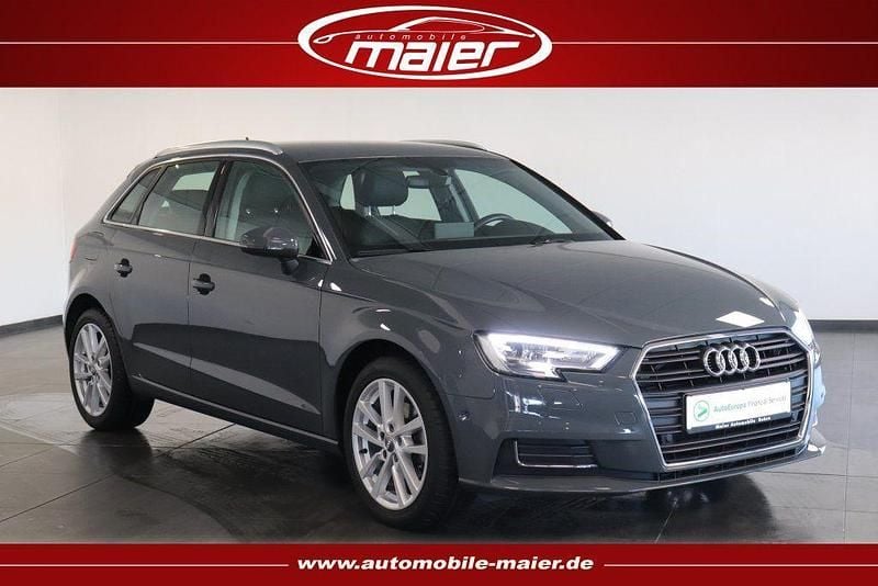 Grau Gebraucht 2018 Audi A3 Limousine | 16.800 € (Guter Preis) - Bild 1/4