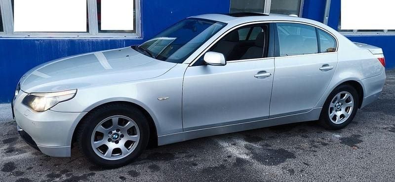 Silber Gebraucht 2006 BMW 523 Sport Line Limousine | 3.499 € (Superpreis) - Bild 1/4