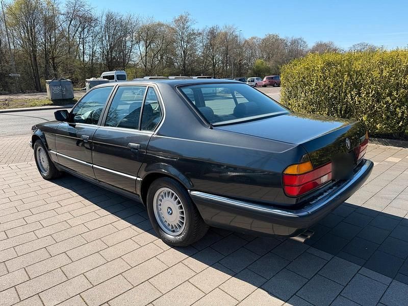 Gebraucht BMW 735 211 PS (155 kW) 1991 Schwarz Limousine