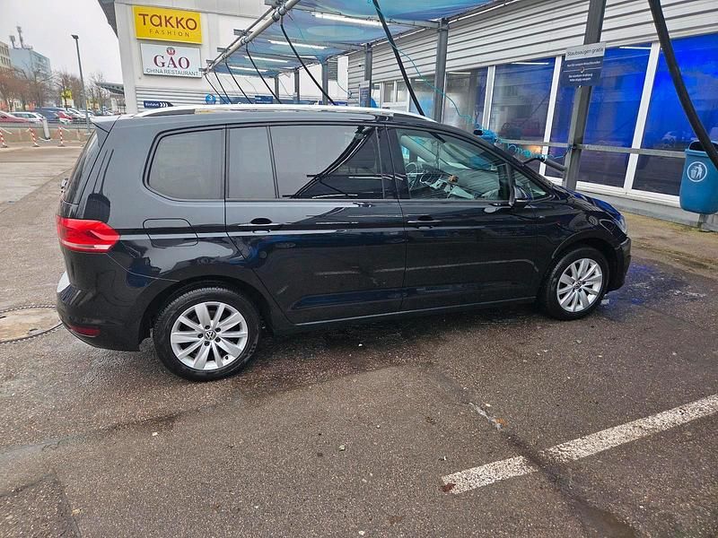 Gebraucht VW Touran Join 150 PS (110 kW) 2018 Schwarz Van / Kleinbus