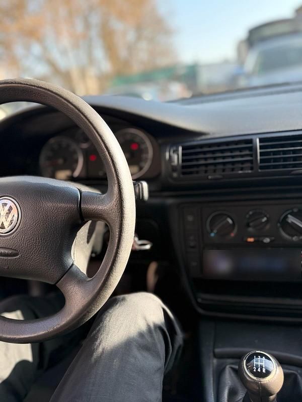 Gebraucht VW Passat 102 PS (75 kW) 2001 Braun Limousine