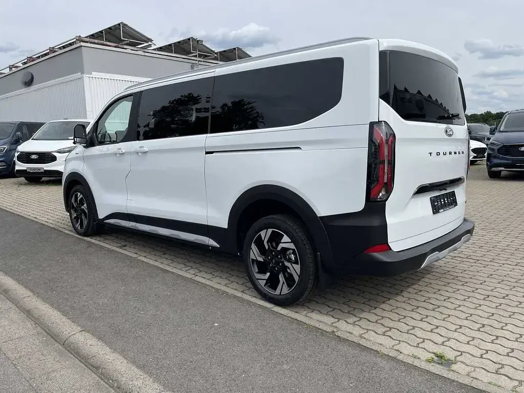 Neu Ford Tourneo Active 170 PS (125 kW) 2026 Frost weiß Van / Kleinbus