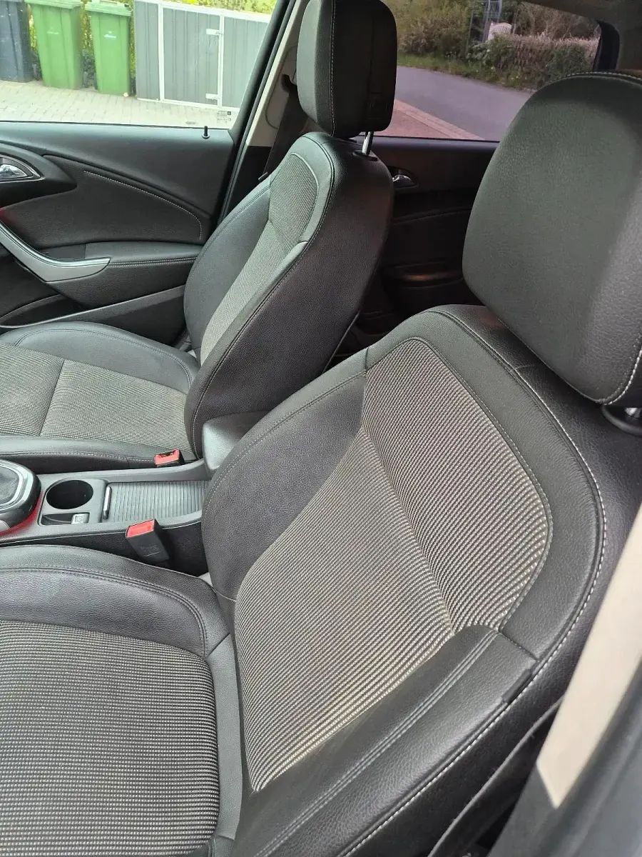Gebraucht Opel Astra 165 PS (121 kW) 2014 Silber Kombi