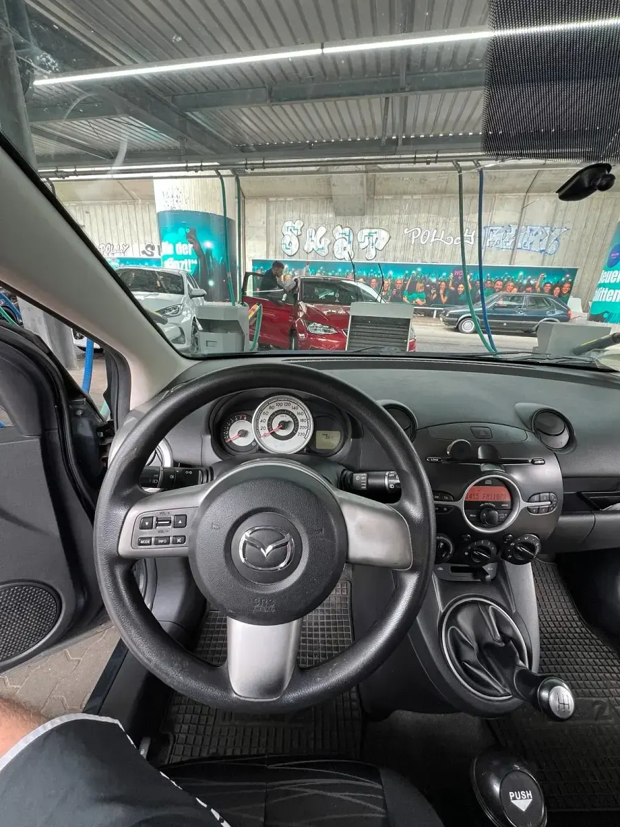 Gebraucht Mazda 2 86 PS (63 kW) 2009 Grau Kleinwagen