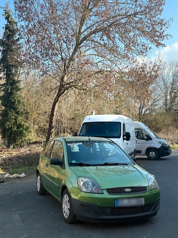 Gebraucht Ford Fiesta 75 PS (55 kW) 2005 Grün Kleinwagen