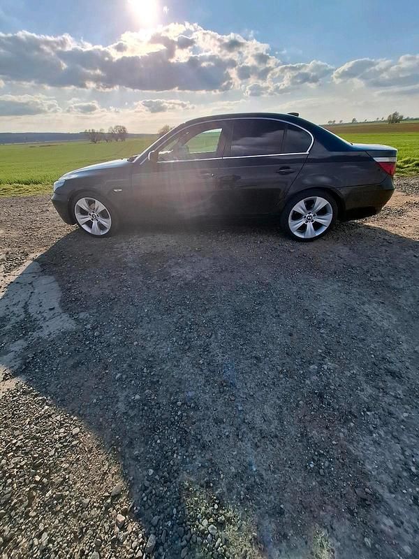 Second-hand BMW 520 170 CP (125 kW) 2003 Negru Berlinǎ
