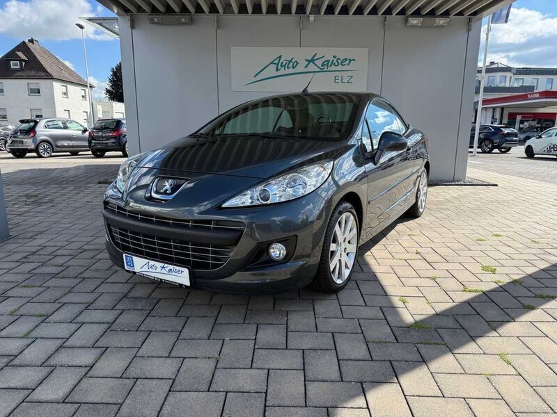 Grau (metallic) Gebraucht 2013 Peugeot 207 CC Allure Cabrio | 9.990 € - Bild 1/4