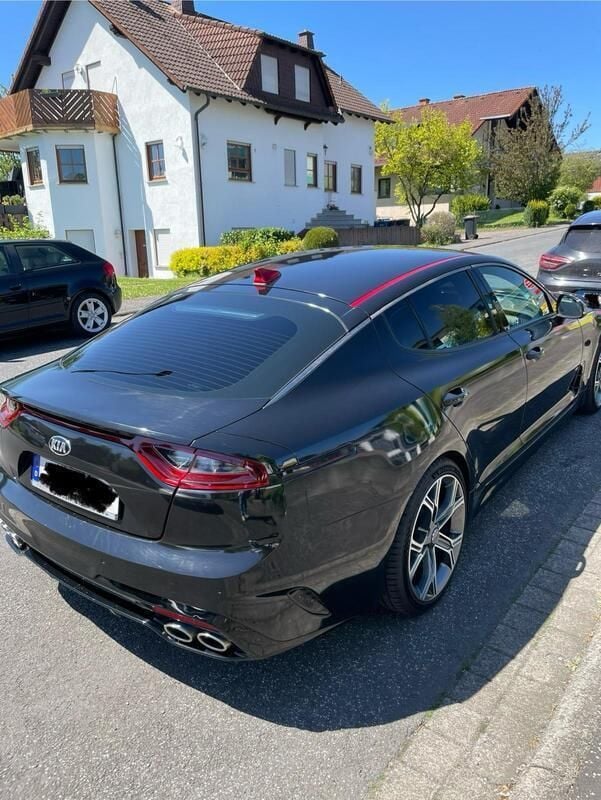 Schwarz Gebraucht 2017 Kia Stinger 2 Limousine | 31.999 € (Etwas zu teuer) - Bild 1/4