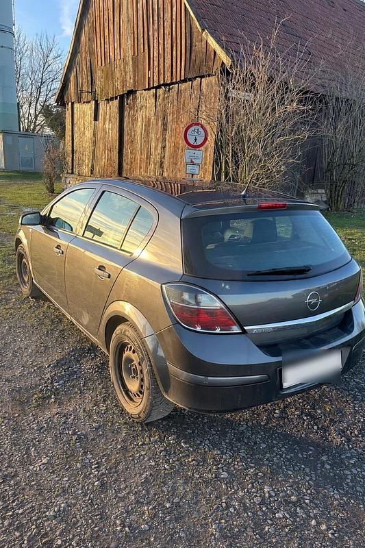 Gebraucht Opel Astra 90 PS (66 kW) 2009 Grau Kleinwagen
