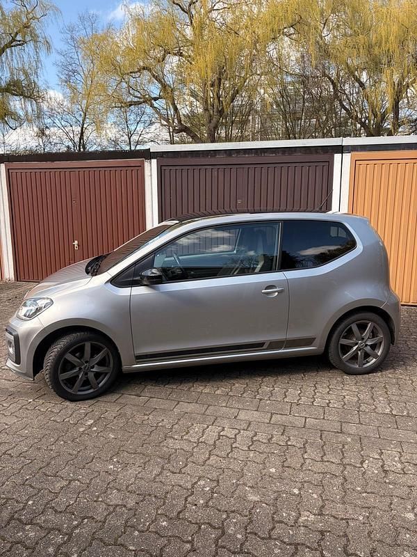 Gebraucht VW up! Beats 90 PS (66 kW) 2017 Grau Kleinwagen