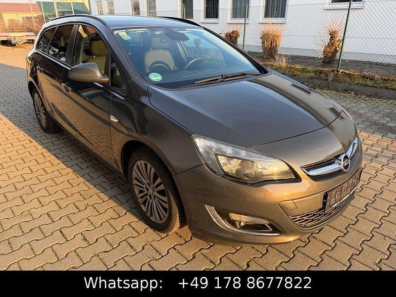 Gebraucht Opel Astra Active 140 PS (102 kW) 2013 Grau Kombi