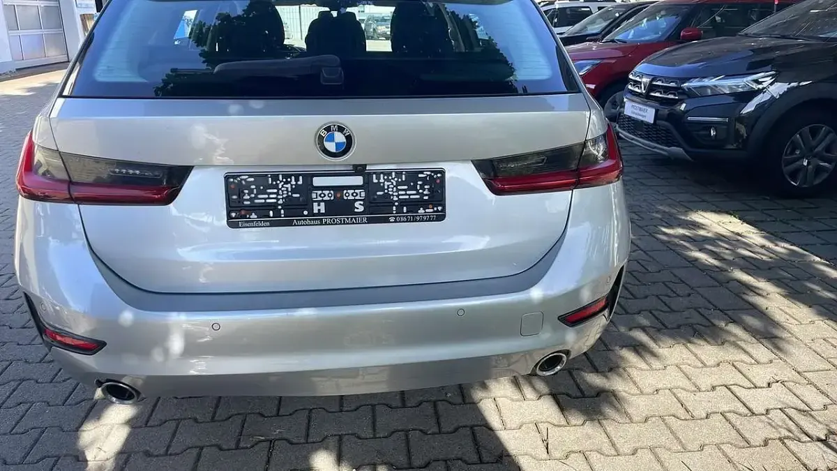 Gebraucht BMW 320 Advantage 190 PS (139 kW) 2020 Silber Kombi