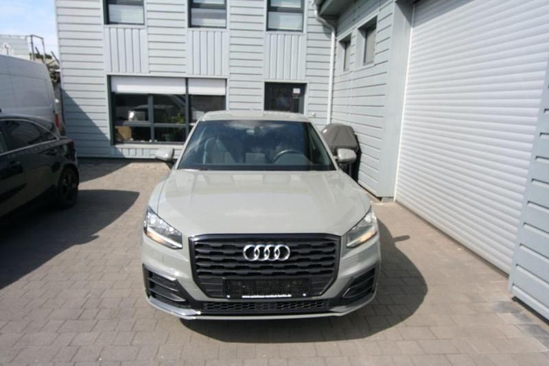 Gebraucht Audi Q2 S-Line 150 PS (110 kW) 2018 Grau SUV