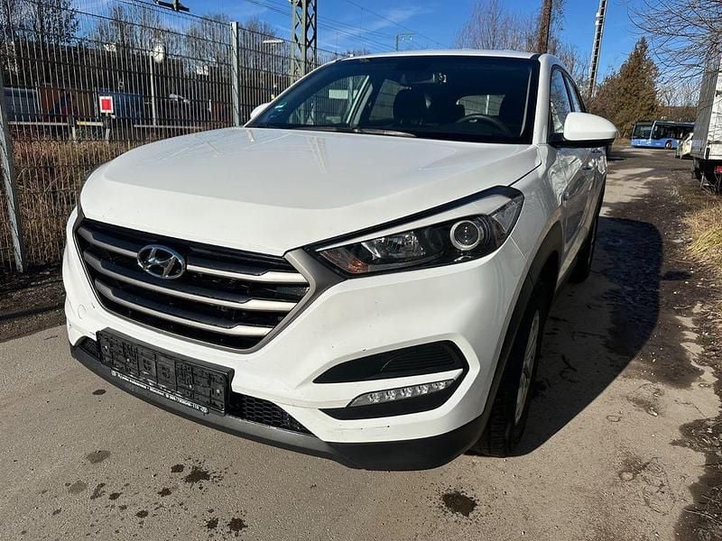 Weiß Gebraucht 2017 Hyundai Tucson Classic SUV | 9.699 € (Superpreis) - Bild 1/4