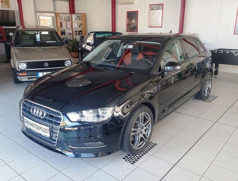Schwarz Gebraucht 2015 Audi A3 Sportback Ambition Limousine | 12.750 € (Fairer Preis) - Bild 1/4