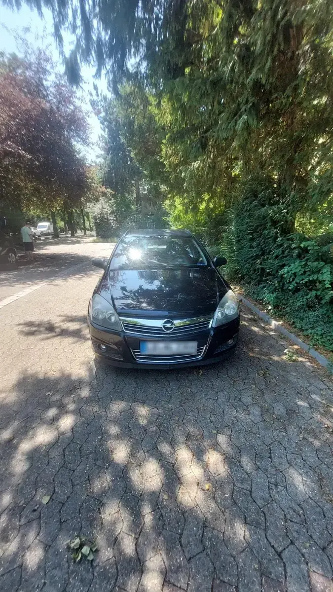 Gebraucht Opel Astra 116 PS (85 kW) 2009 Schwarz Kombi