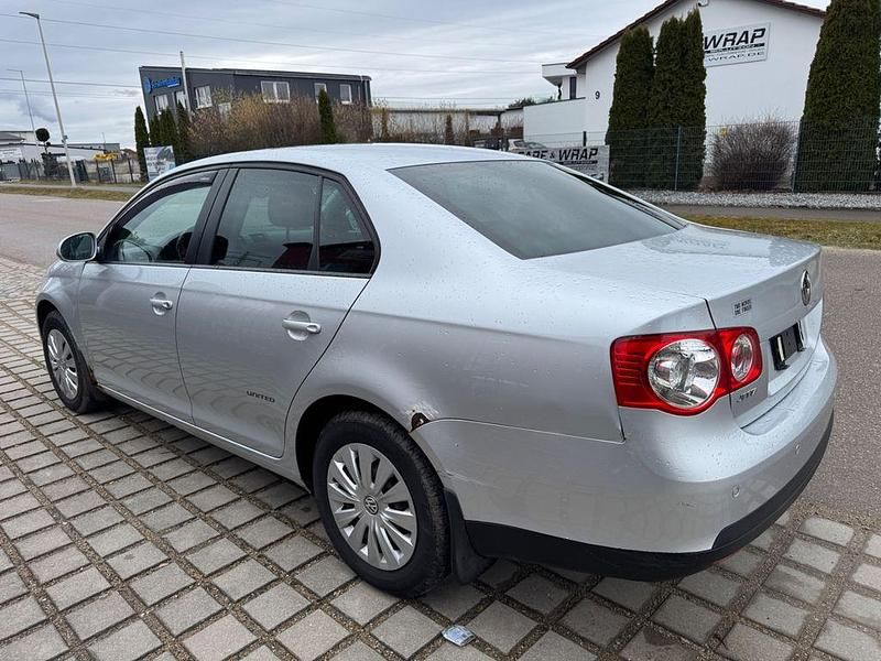 Gebraucht VW Jetta United 105 PS (77 kW) 2009 Silber Limousine