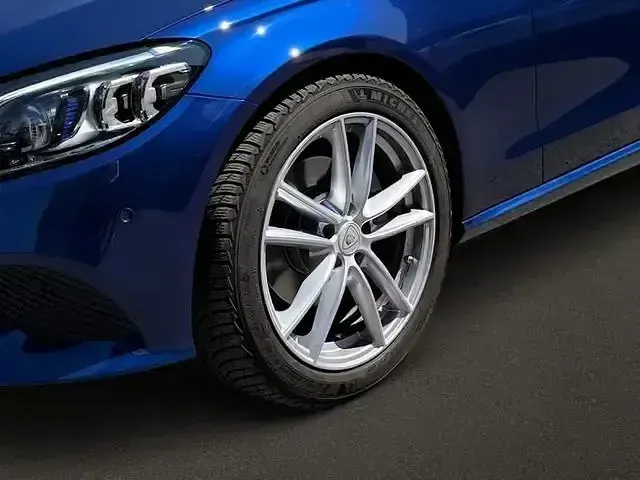 Gebraucht Mercedes C220 194 PS (142 kW) 2021 Blau Coupé