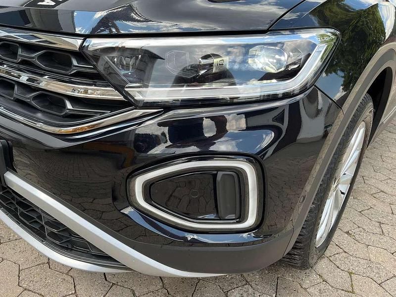 Gebraucht VW T-Roc Style 150 PS (110 kW) 2023 Deep black perleffekt / dach w SUV