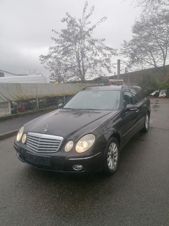 Schwarz Gebraucht 2008 Mercedes E220 Elegance Limousine | 2.350 € (Superpreis) - Bild 1/4