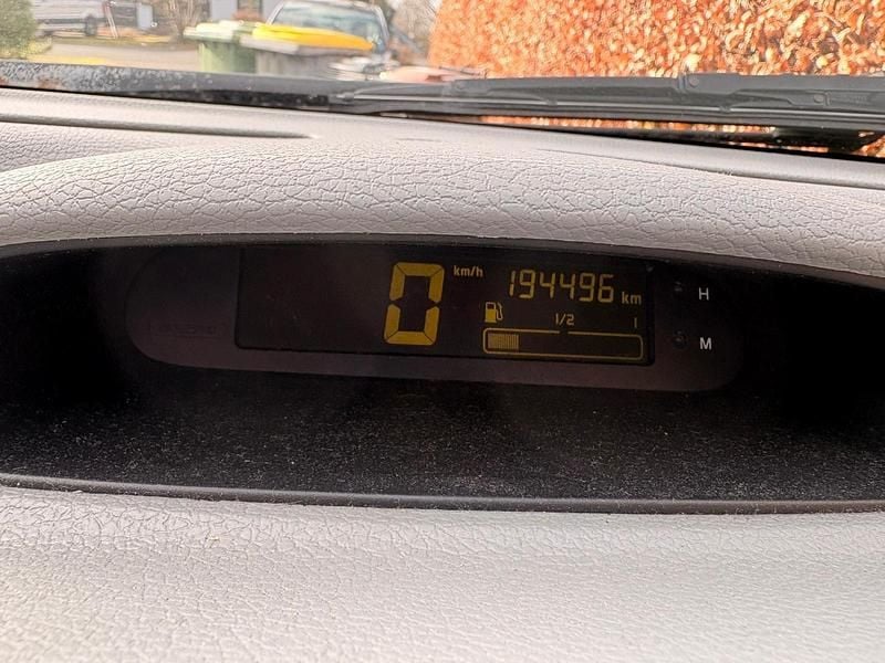 Gebraucht Renault Twingo 75 PS (55 kW) 2002 Schwarz Kleinwagen