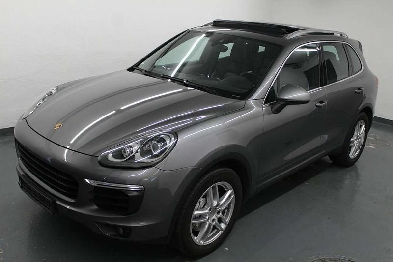 Meteorgraumetallic Gebraucht 2016 Porsche Cayenne S SUV | 46.399 € (Teuer) - Bild 1/4