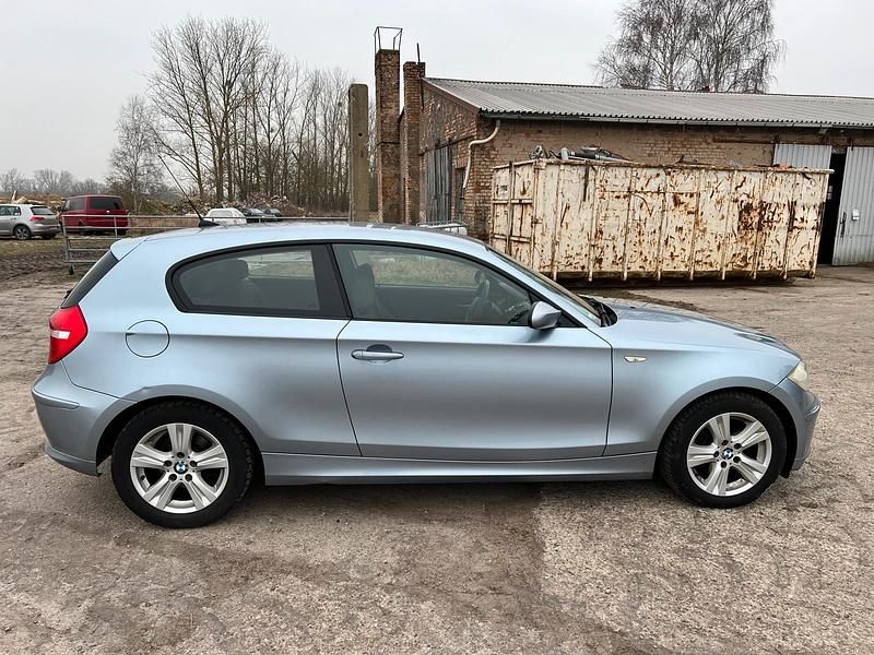 Gebraucht BMW 116 122 PS (89 kW) 2009 Silber Kleinwagen