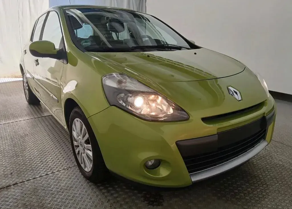 Gebraucht Renault Clio III Dynamique 75 PS (55 kW) 2009 Grün Limousine