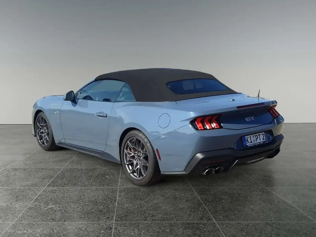 Gebraucht Ford Mustang GT Convertible 446 PS (328 kW) 2026 Vapor blue/whisper blue Cabrio